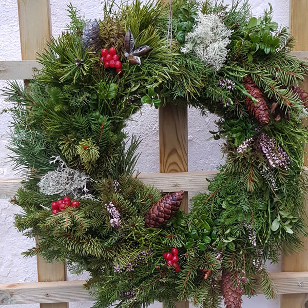 blomsterarrangemang krans till höst och vinter