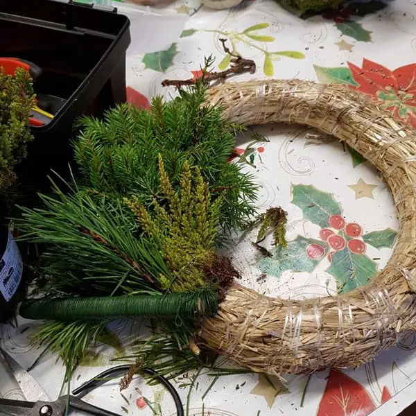 krans gravsmyckning kransbindare